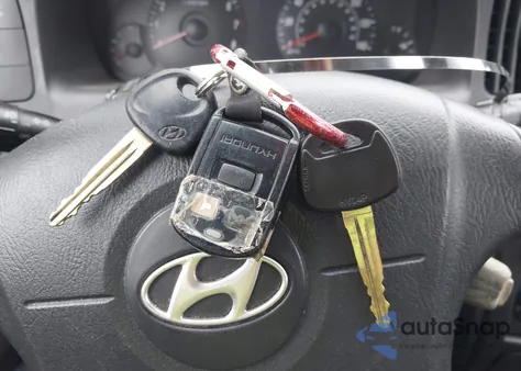 2004 Hyundai Elantra Gt из США, поврежденный, VIN KMHDN56D44U111428